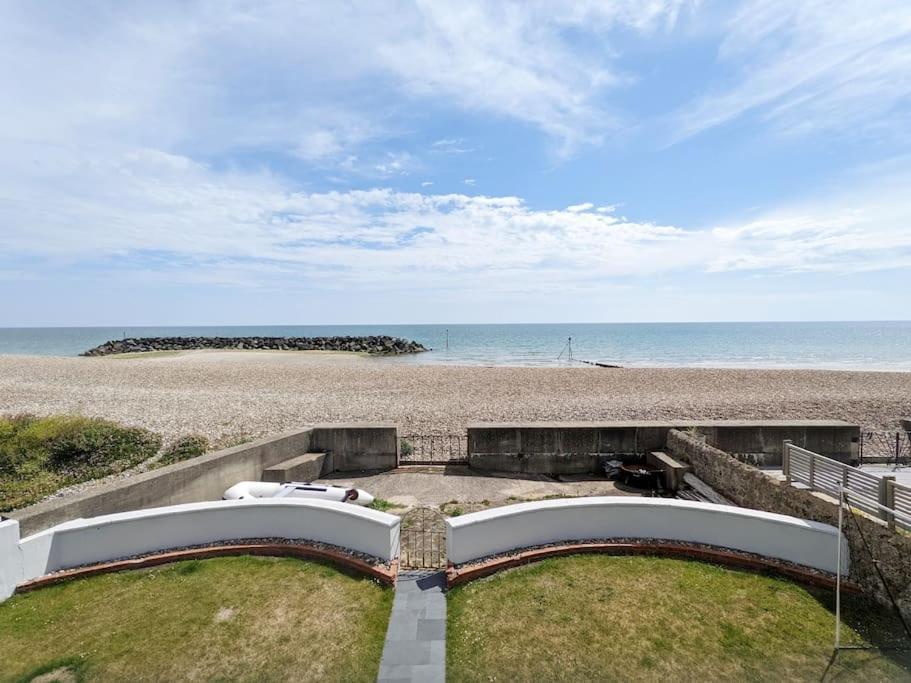 Beach View Middleton-on-Sea 外观 照片